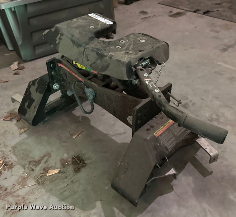 image for item LR9378 Curt  A25 fifth wheel hitch