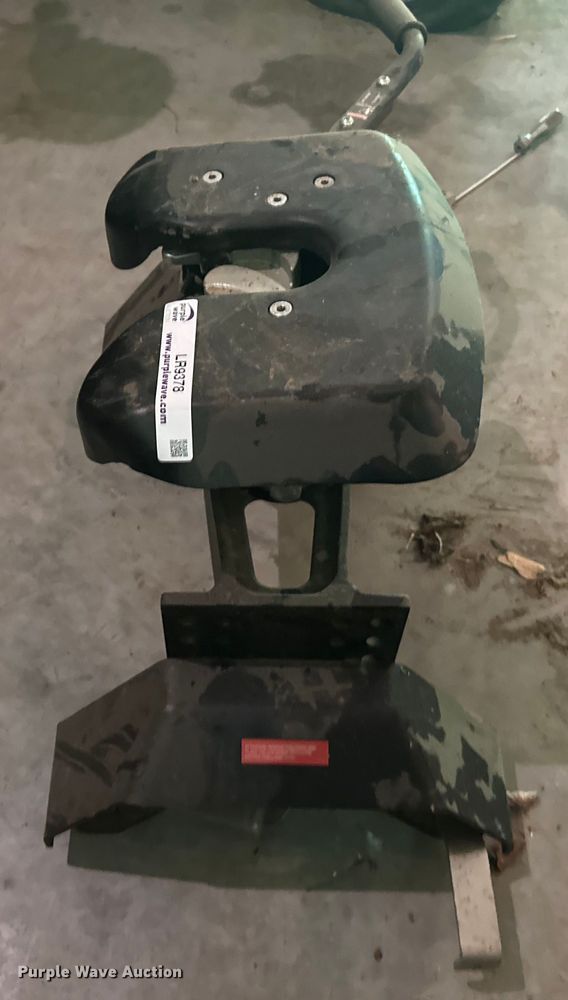 image for item LR9378 Curt  A25 fifth wheel hitch
