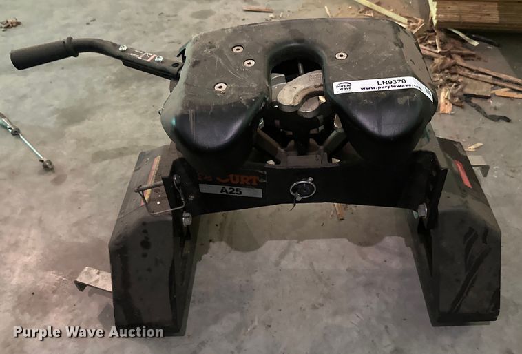 image for item LR9378 Curt  A25 fifth wheel hitch
