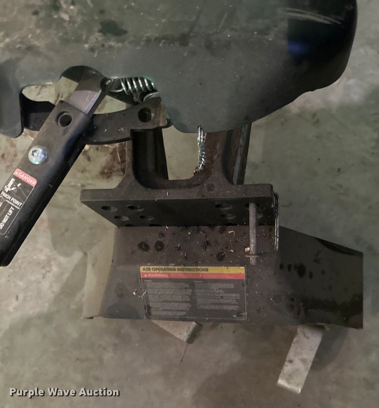 image for item LR9378 Curt  A25 fifth wheel hitch