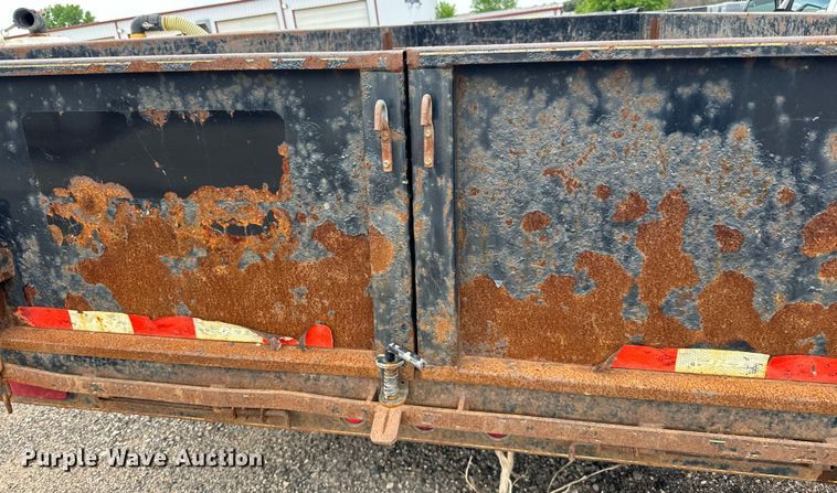 image for item LR9393 2016 Dell Rapids dump trailer