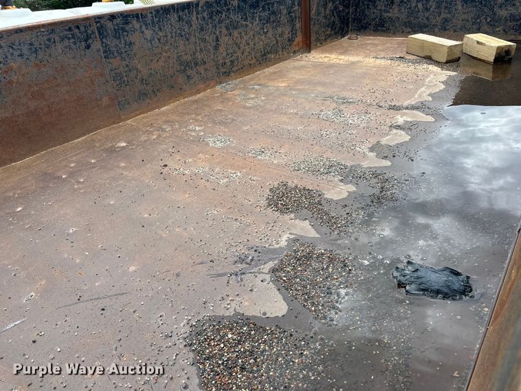 image for item LR9393 2016 Dell Rapids dump trailer