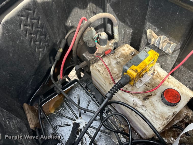 image for item LR9393 2016 Dell Rapids dump trailer