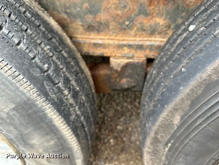 image for item LR9393 2016 Dell Rapids dump trailer