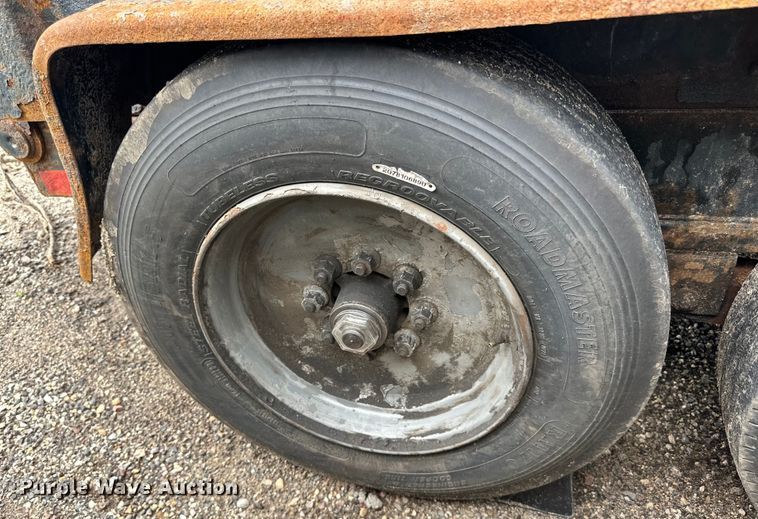 image for item LR9393 2016 Dell Rapids dump trailer