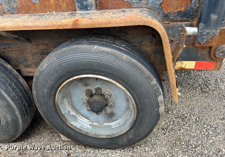 image for item LR9393 2016 Dell Rapids dump trailer
