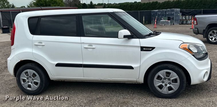 image for item LR9395 2013 Kia Soul SUV