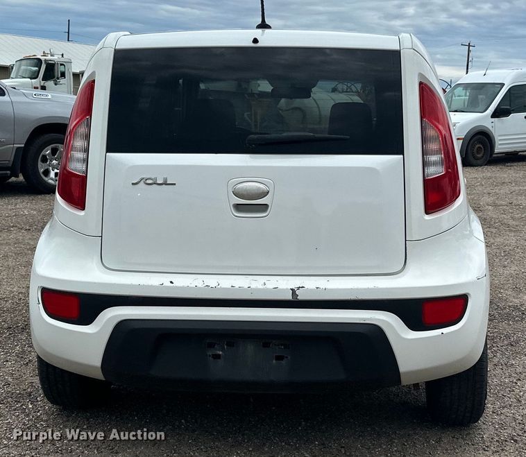 image for item LR9395 2013 Kia Soul SUV