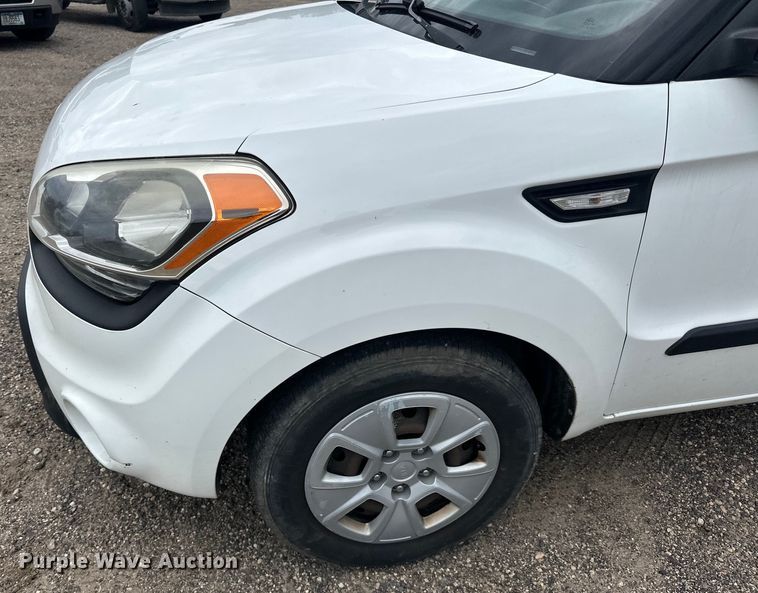 image for item LR9395 2013 Kia Soul SUV