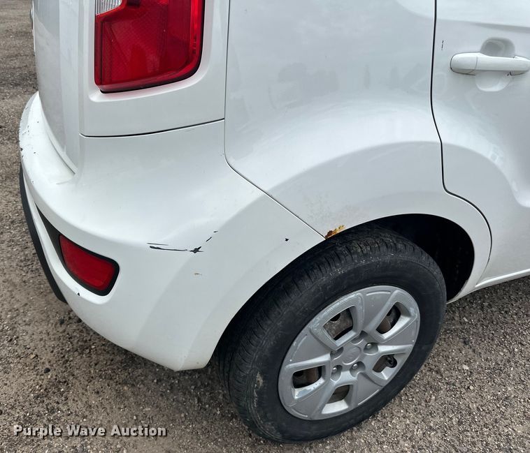 image for item LR9395 2013 Kia Soul SUV