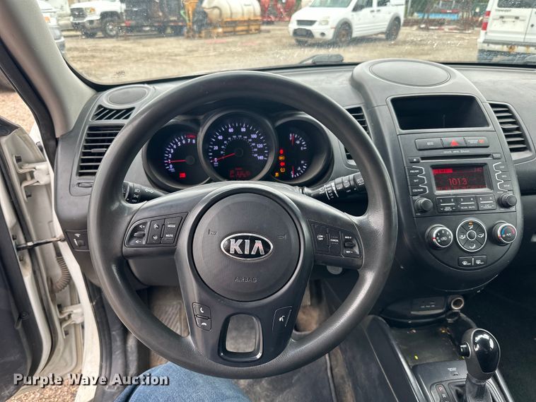 image for item LR9395 2013 Kia Soul SUV