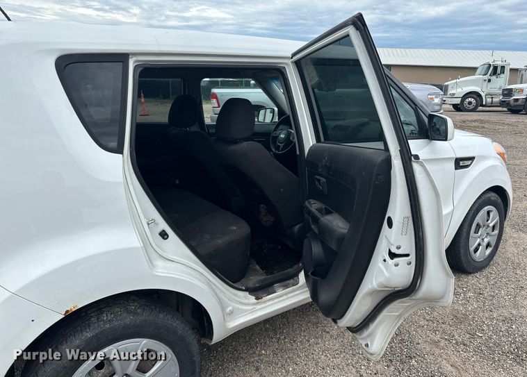 image for item LR9395 2013 Kia Soul SUV