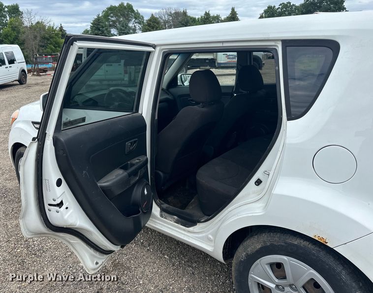 image for item LR9395 2013 Kia Soul SUV