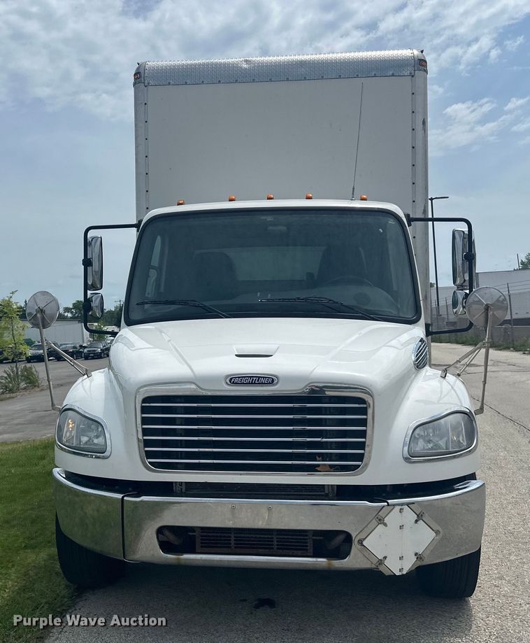 image for item LR9396 2018 Freightliner Business Class M2 side curtain box truck