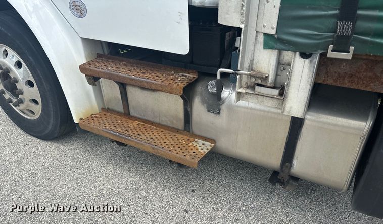 image for item LR9396 2018 Freightliner Business Class M2 side curtain box truck