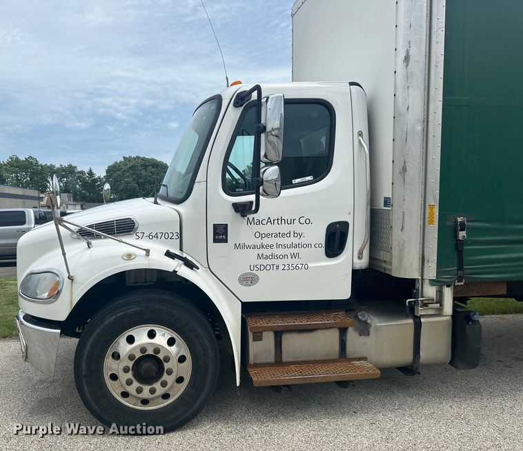 image for item LR9396 2018 Freightliner Business Class M2 side curtain box truck