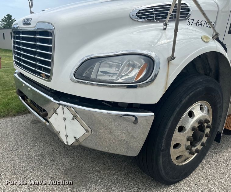 image for item LR9396 2018 Freightliner Business Class M2 side curtain box truck