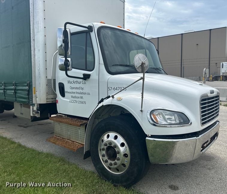 image for item LR9396 2018 Freightliner Business Class M2 side curtain box truck