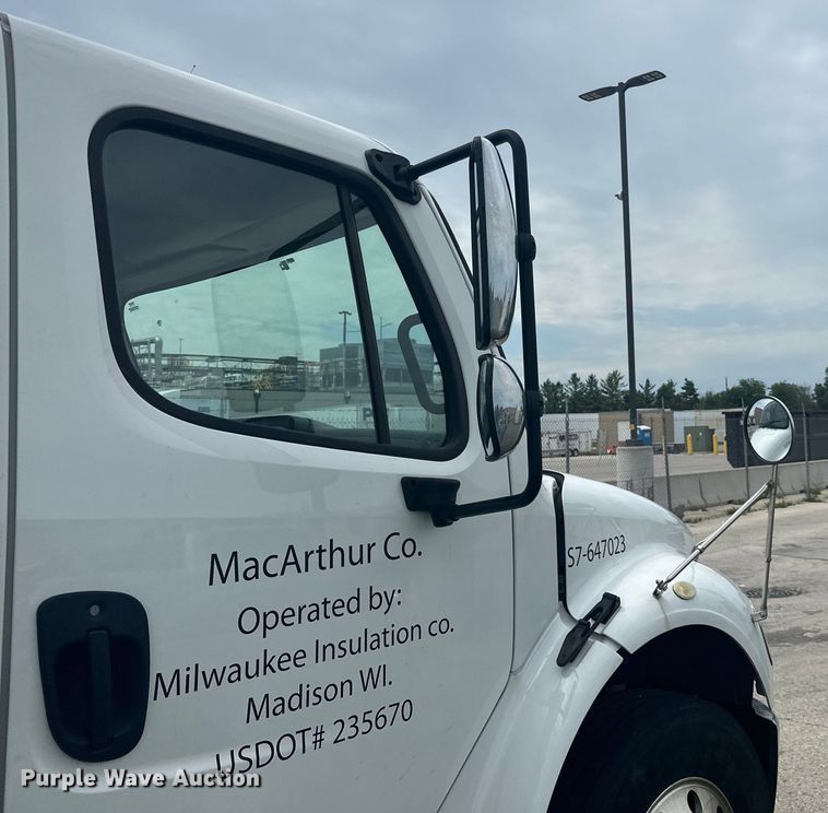 image for item LR9396 2018 Freightliner Business Class M2 side curtain box truck