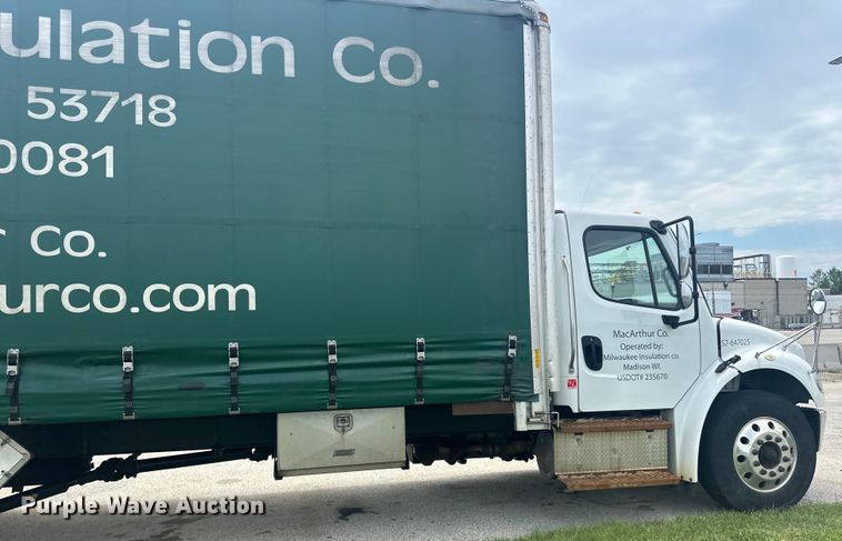 image for item LR9396 2018 Freightliner Business Class M2 side curtain box truck