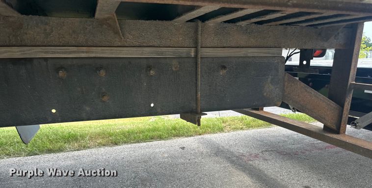 image for item LR9396 2018 Freightliner Business Class M2 side curtain box truck