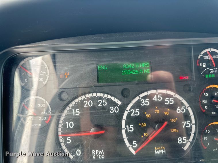 image for item LR9396 2018 Freightliner Business Class M2 side curtain box truck