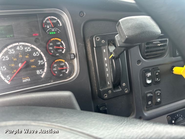 image for item LR9396 2018 Freightliner Business Class M2 side curtain box truck