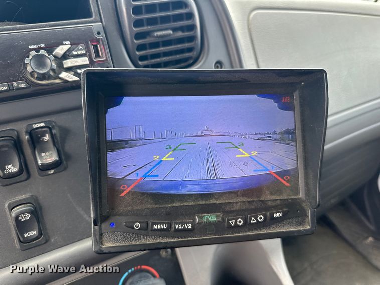 image for item LR9396 2018 Freightliner Business Class M2 side curtain box truck