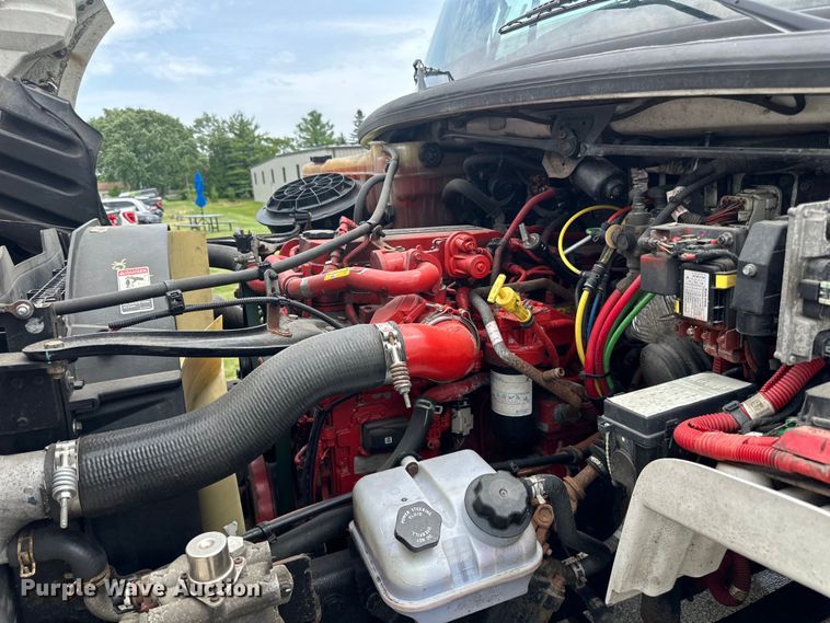 image for item LR9396 2018 Freightliner Business Class M2 side curtain box truck