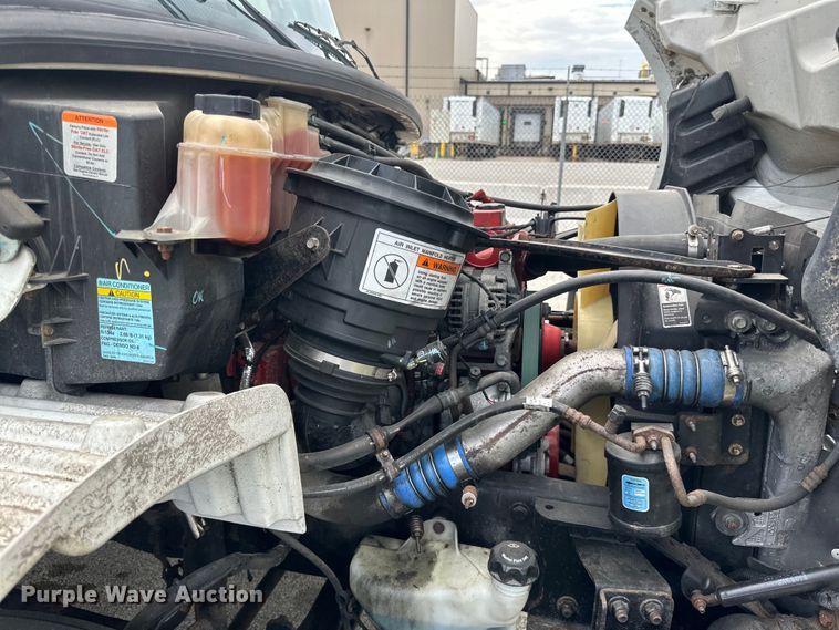 image for item LR9396 2018 Freightliner Business Class M2 side curtain box truck