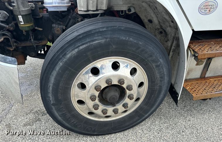 image for item LR9396 2018 Freightliner Business Class M2 side curtain box truck