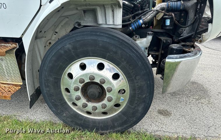 image for item LR9396 2018 Freightliner Business Class M2 side curtain box truck