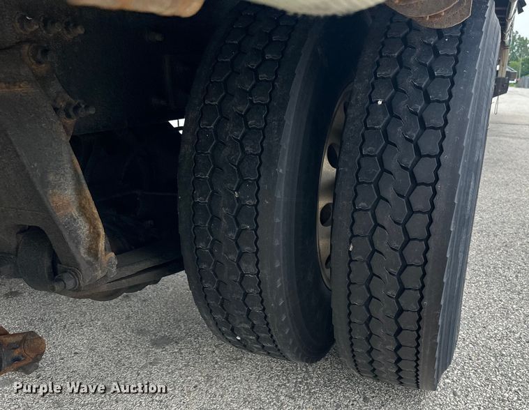 image for item LR9396 2018 Freightliner Business Class M2 side curtain box truck