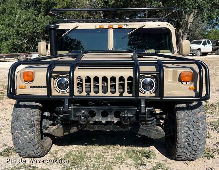 image for item LU9964 1995 AM General Humvee SUV