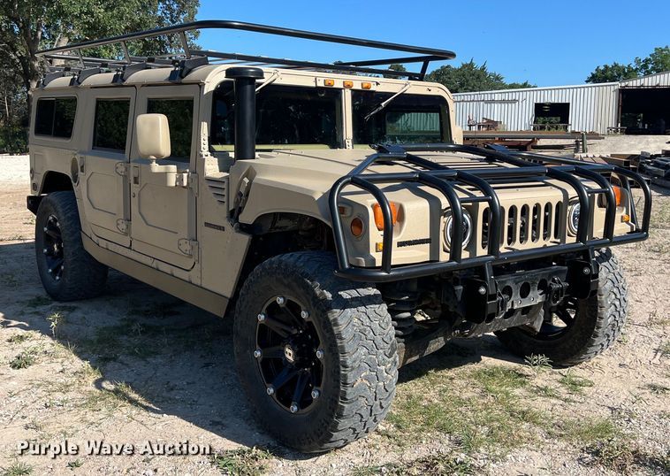 image for item LU9964 1995 AM General Humvee SUV