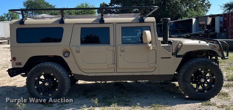 image for item LU9964 1995 AM General Humvee SUV