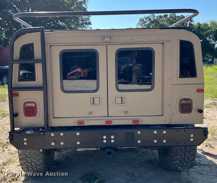 image for item LU9964 1995 AM General Humvee SUV