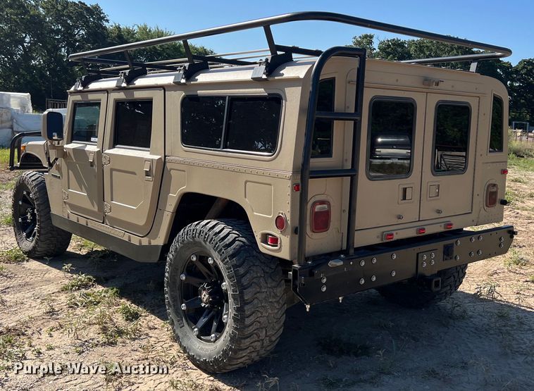 image for item LU9964 1995 AM General Humvee SUV