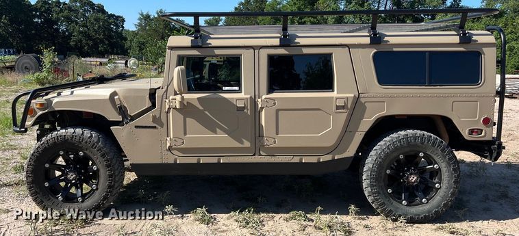 image for item LU9964 1995 AM General Humvee SUV