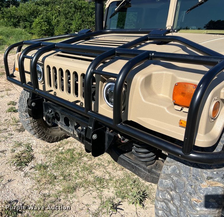 image for item LU9964 1995 AM General Humvee SUV