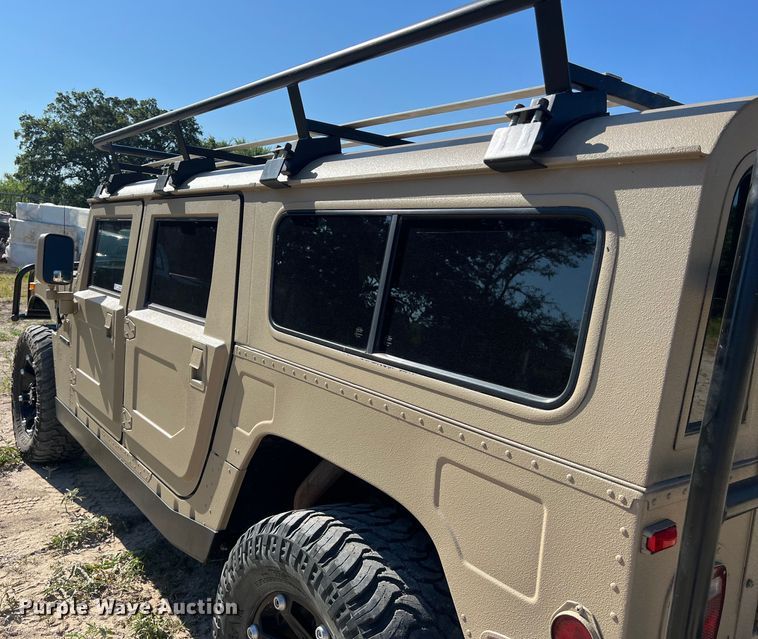 image for item LU9964 1995 AM General Humvee SUV