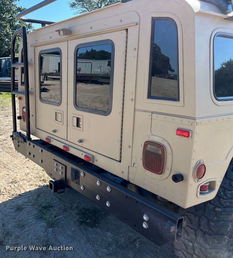image for item LU9964 1995 AM General Humvee SUV
