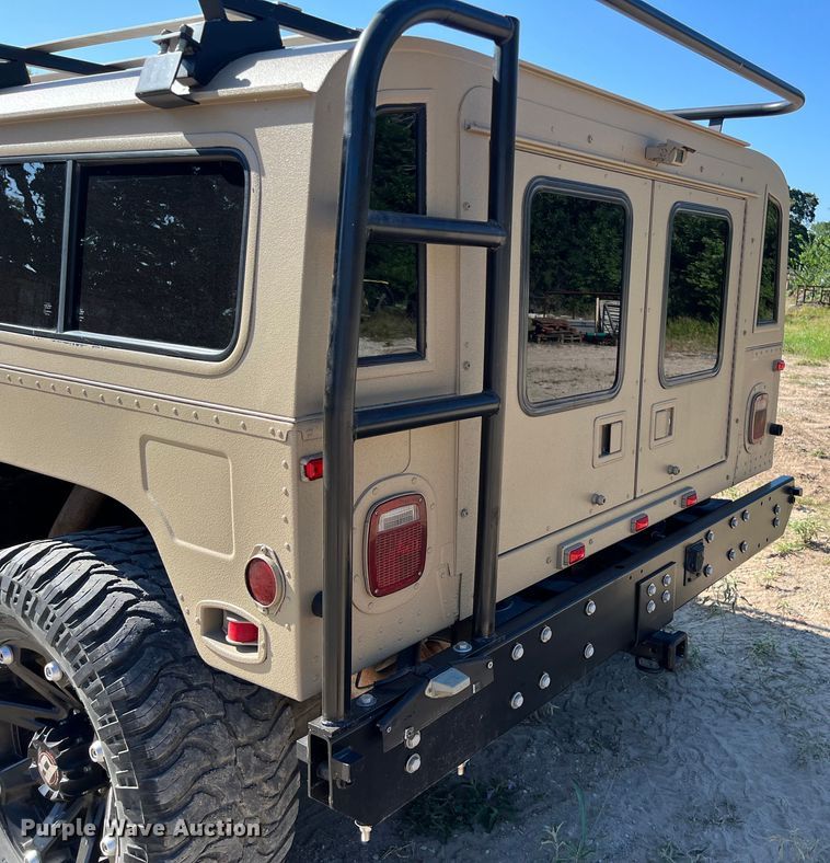 image for item LU9964 1995 AM General Humvee SUV