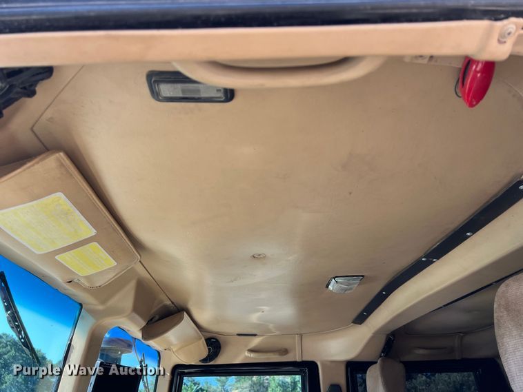 image for item LU9964 1995 AM General Humvee SUV