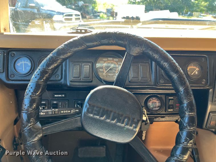 image for item LU9964 1995 AM General Humvee SUV