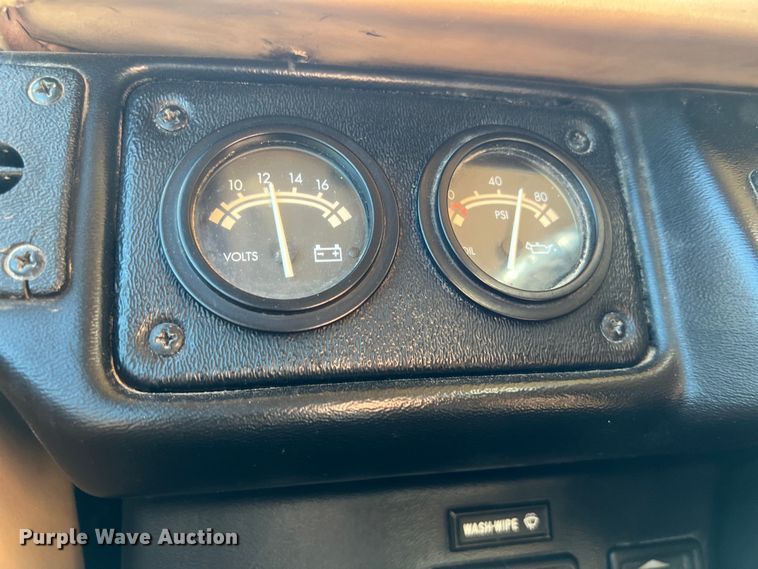 image for item LU9964 1995 AM General Humvee SUV