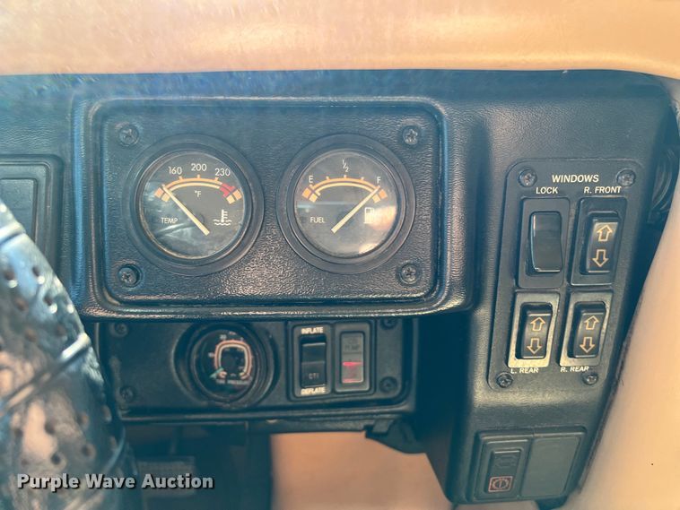 image for item LU9964 1995 AM General Humvee SUV