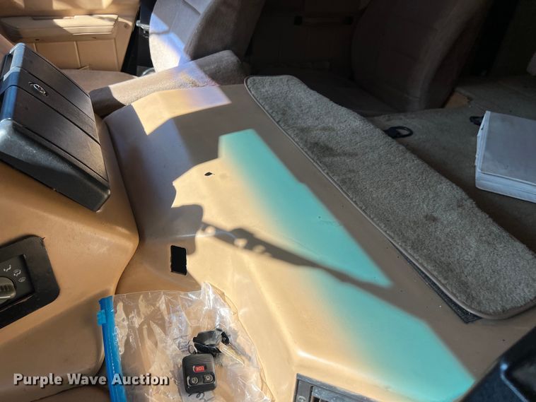 image for item LU9964 1995 AM General Humvee SUV