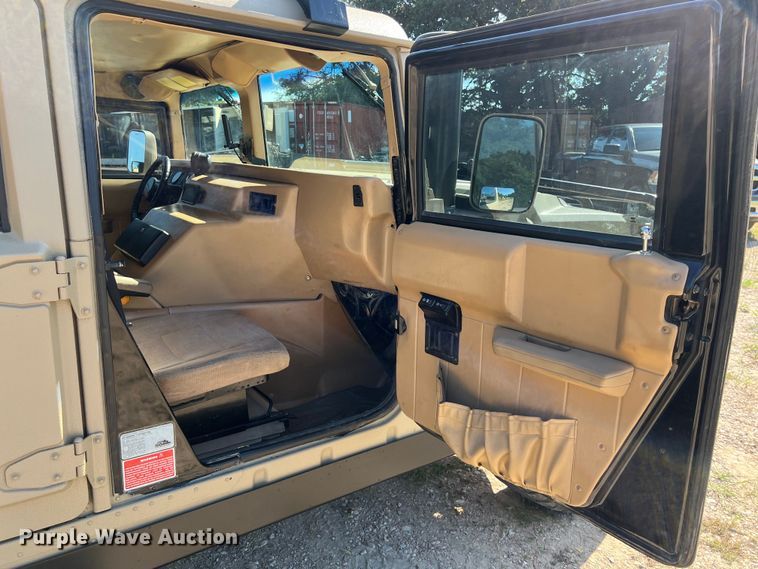 image for item LU9964 1995 AM General Humvee SUV