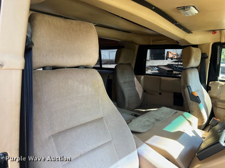 image for item LU9964 1995 AM General Humvee SUV